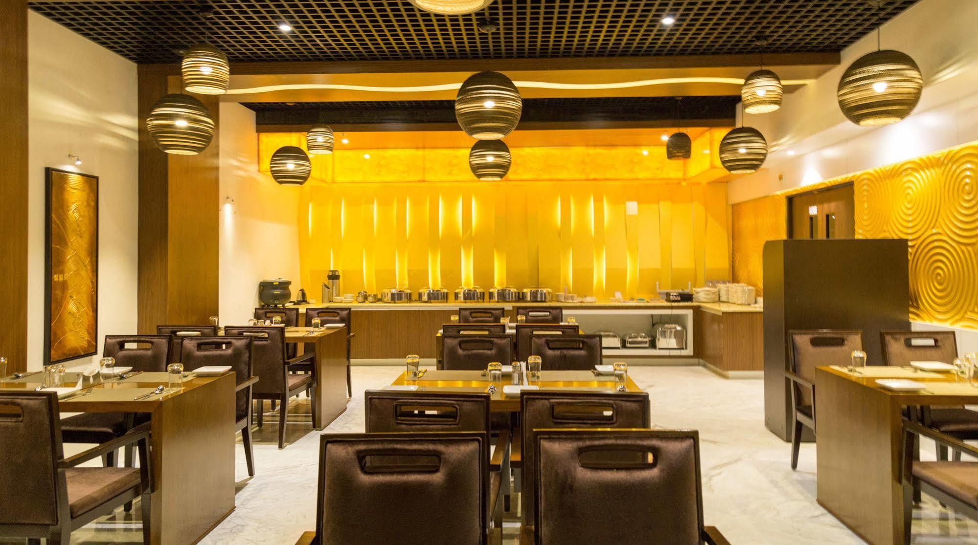 Hotel Oxina Lygon Tiruchirappalli Zewnętrze zdjęcie