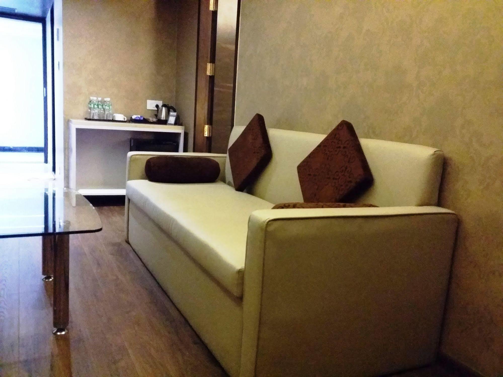 Hotel Oxina Lygon Tiruchirappalli Zewnętrze zdjęcie