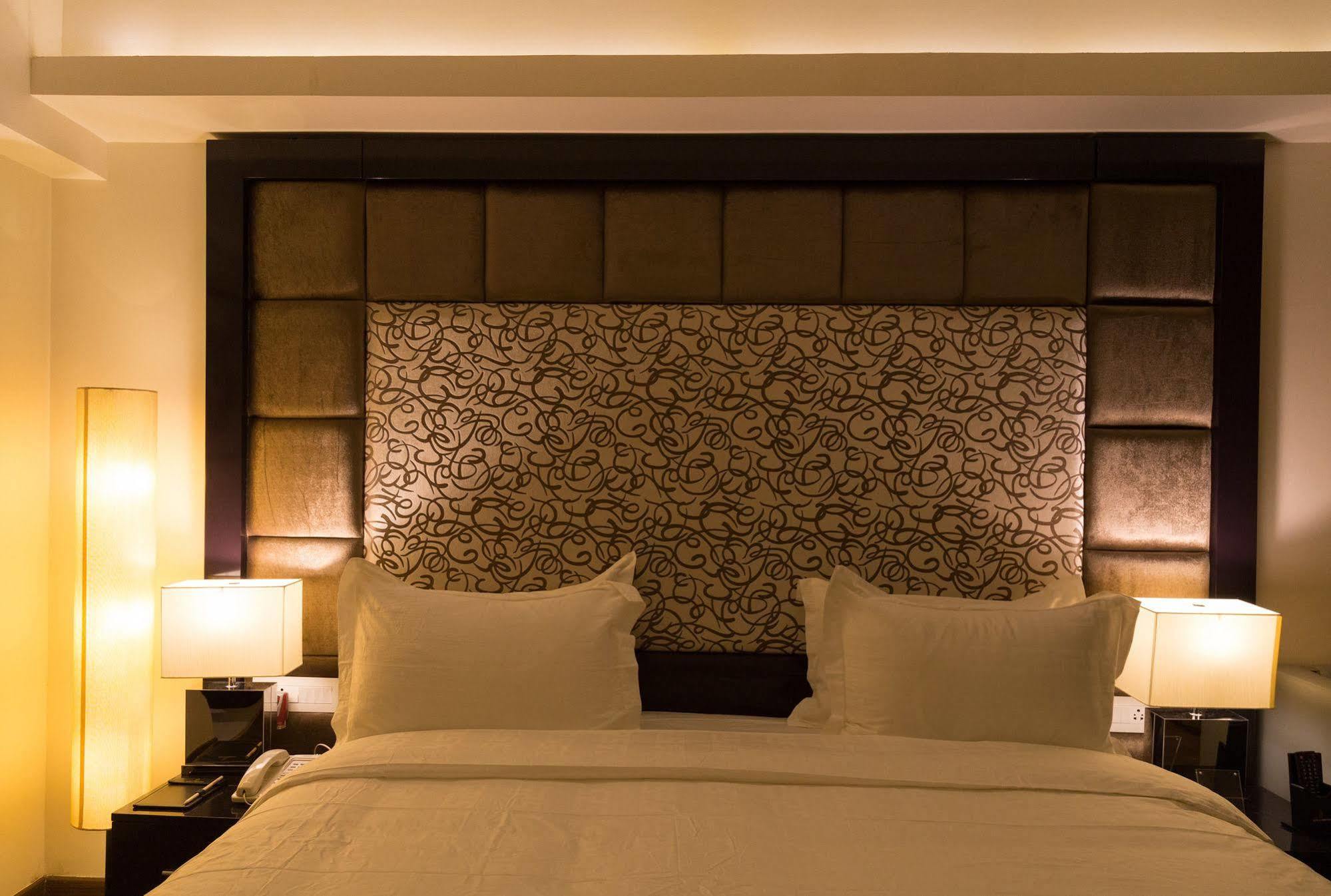 Hotel Oxina Lygon Tiruchirappalli Zewnętrze zdjęcie