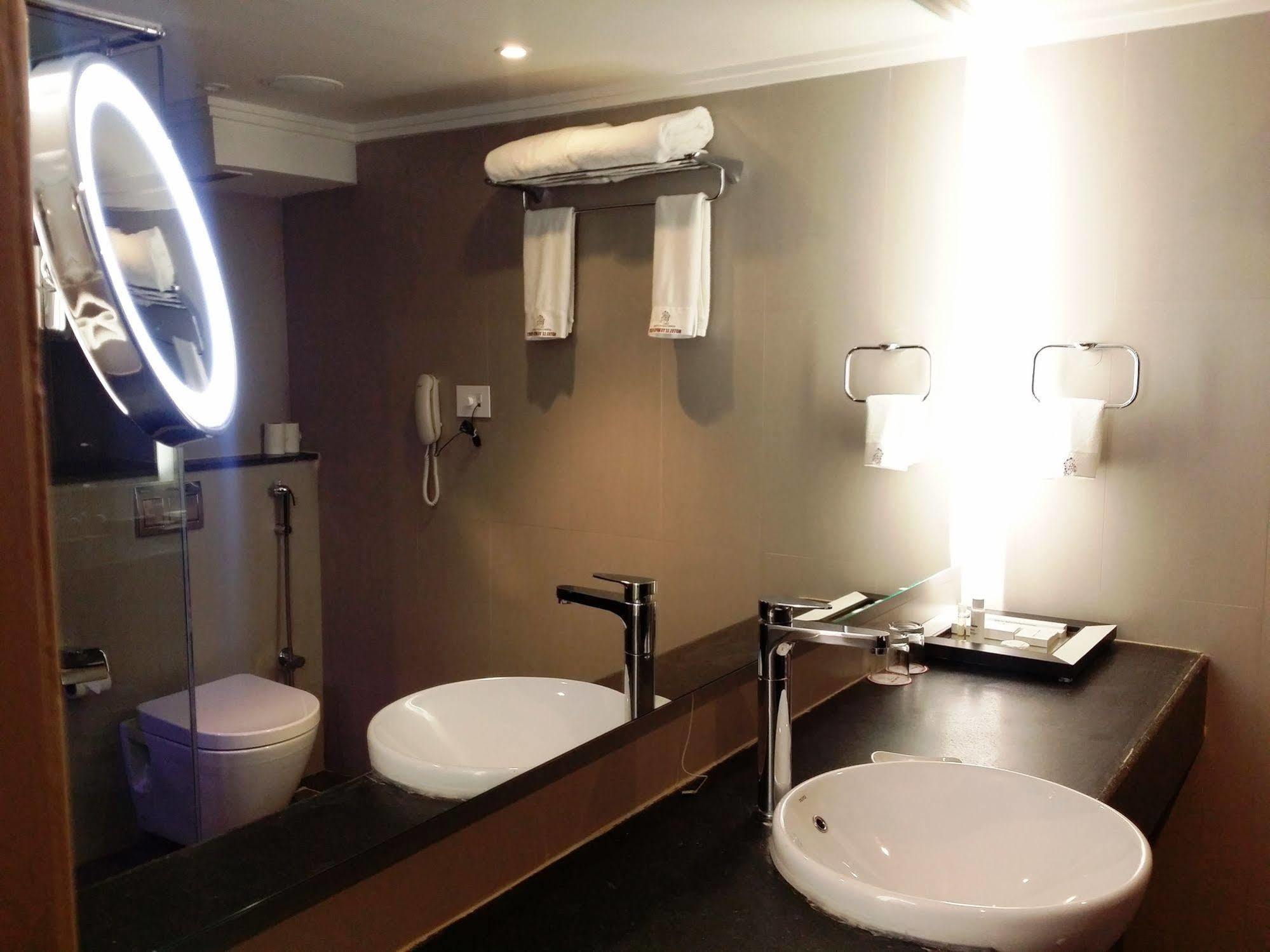 Hotel Oxina Lygon Tiruchirappalli Zewnętrze zdjęcie