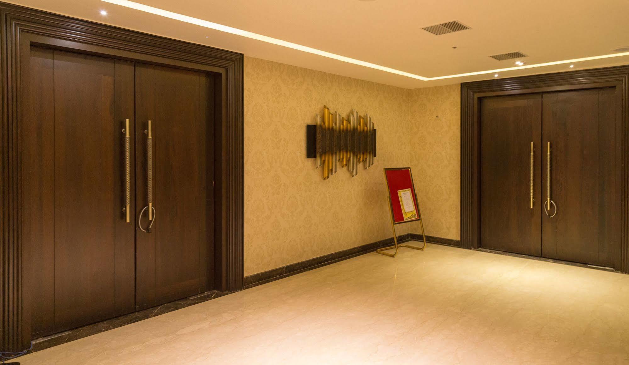 Hotel Oxina Lygon Tiruchirappalli Zewnętrze zdjęcie